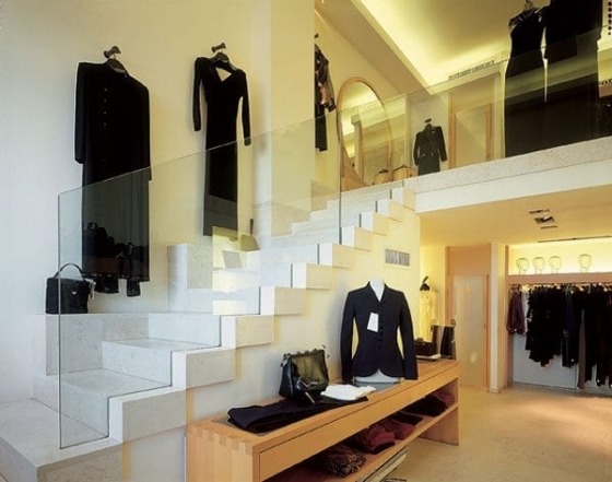 מעקות זכוכית